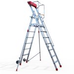 Scala Platea pieghevole in alluminio con pedana antiscivolo e ruote, ideale per lavori professionali con stabilizzatori e sistema di chiusura rapido